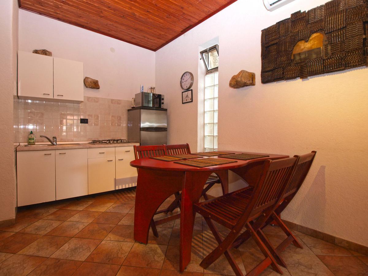 Apartments Nenad 1720 Premantura Buitenkant foto
