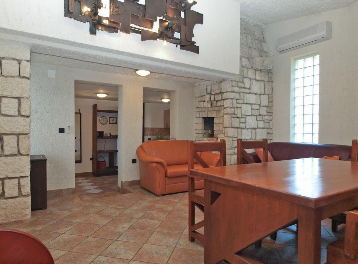 Apartments Nenad 1720 Premantura Buitenkant foto